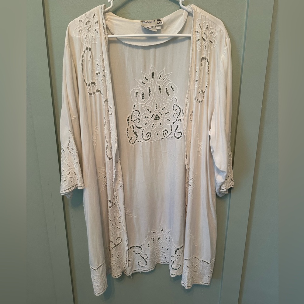 White Embroidered Kimono